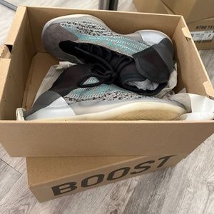 Yeezy Quantam Ophani